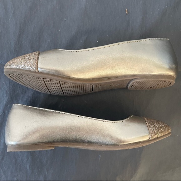 The Children’s Place Gold and Glitter Slip on Ballet Type Shoes Size 12 - Picture 7 of 8